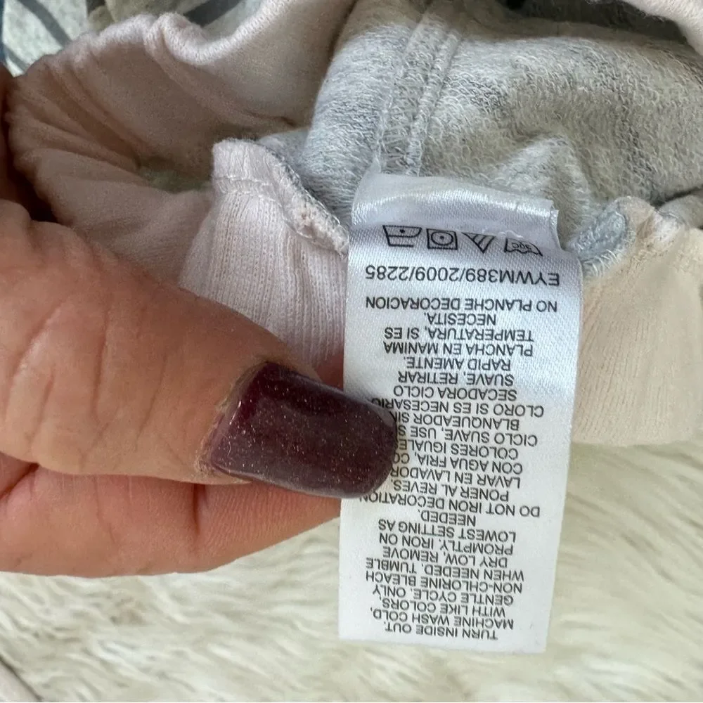 Disney Winnie the Pooh Girls’ Bodysuit, Jogger and Bib Set for Newborn – Grey